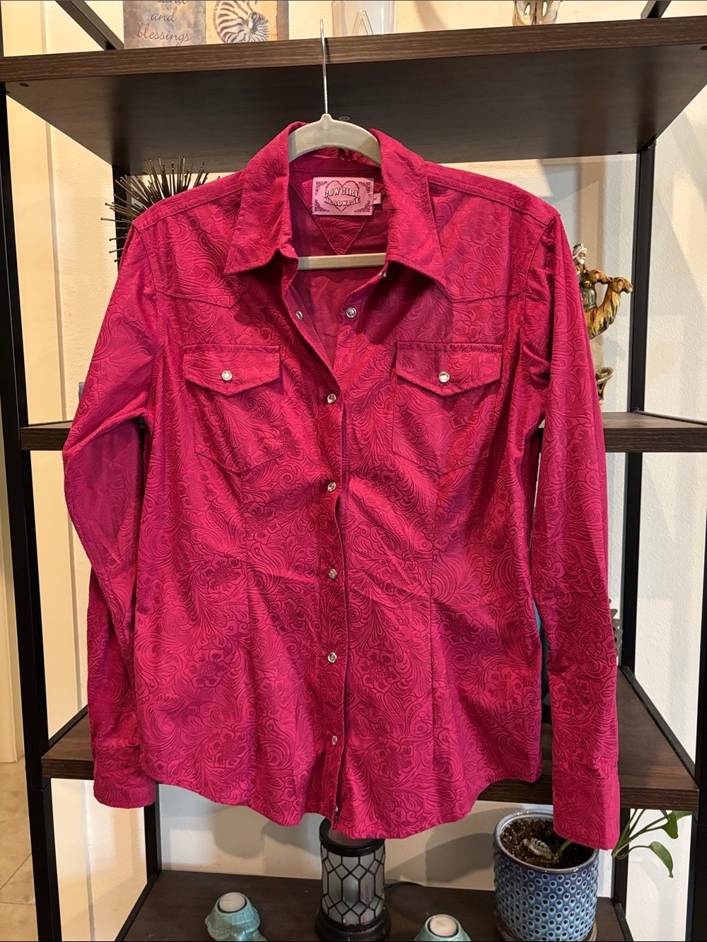 Cowgirl Hardware Hot Pink Paisley Western Shirt Size Medium Pearl Snap Buttons